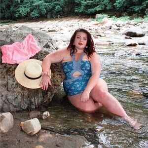 Laundry by Shelli Segal Groovy Halter Cut-Out One Piece Swimsuit 2X